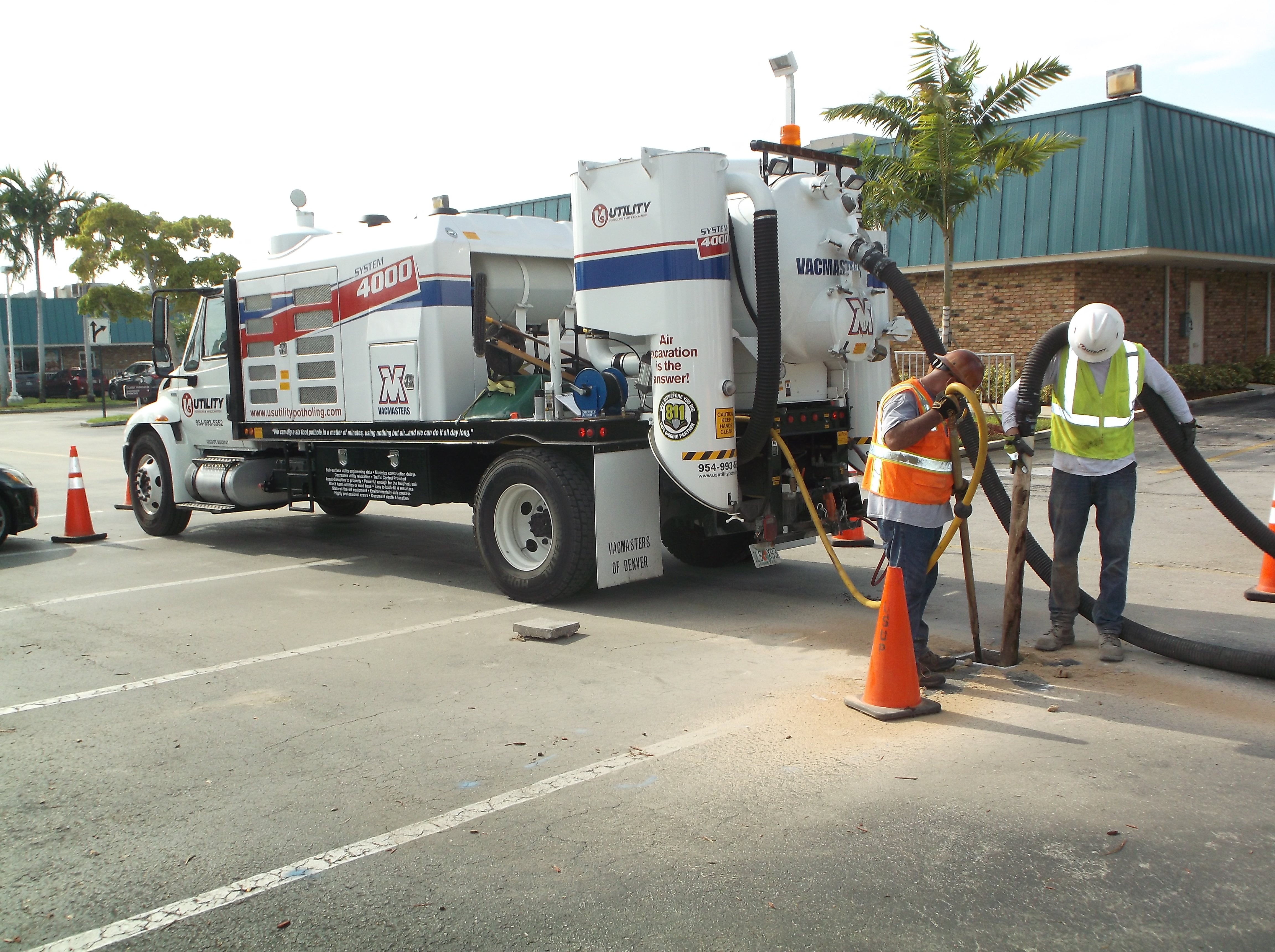 US Utility Potholing System 4000 vac truck crew air excavation South Florida